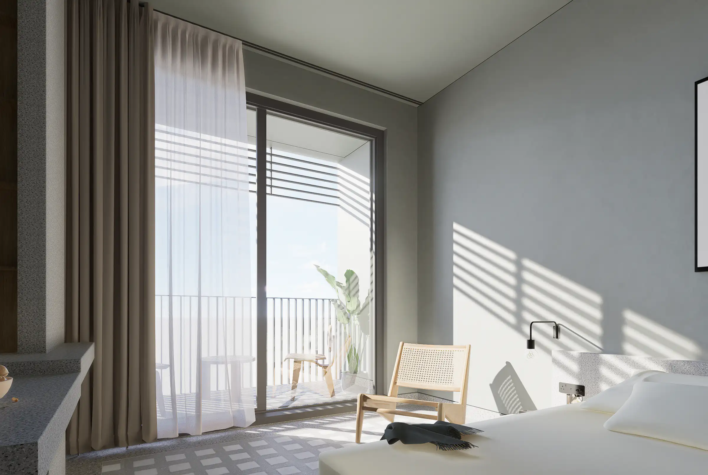 Oda Tipi 2; perdeli balkon kapısı ve hasır koltuk
