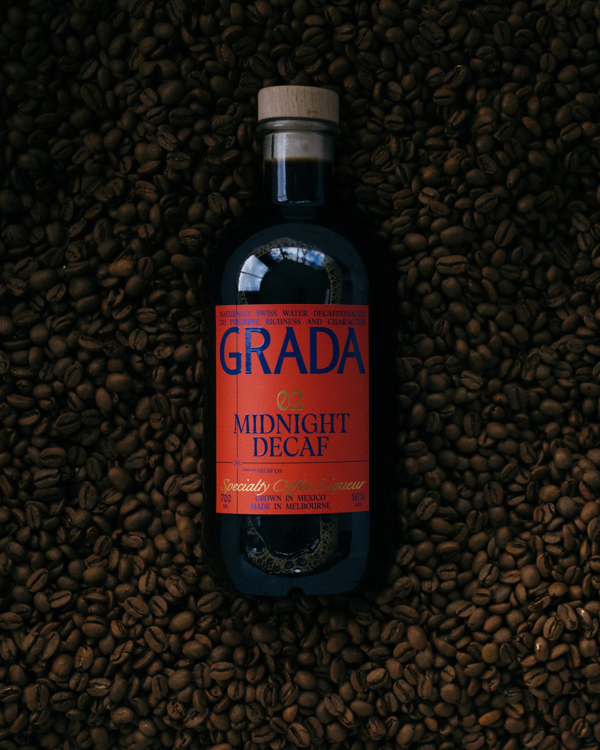 GRADA 02 Midnight Decaf 700ml — specialty decaf coffee liqueur in collaboration with Decaf Co. Without compromise.
