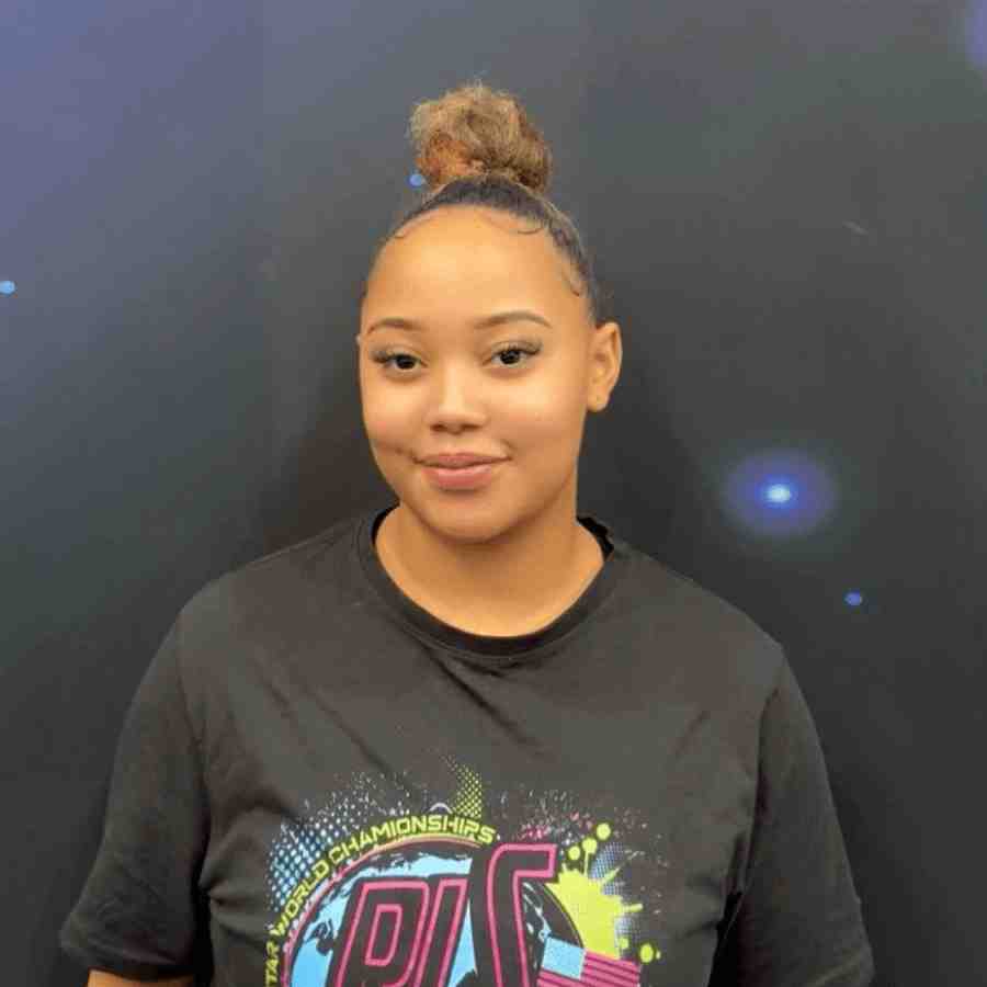 woman in black long sleeve shirt