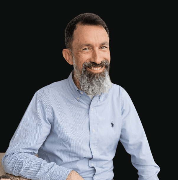 Portrait of Steffen Schneider