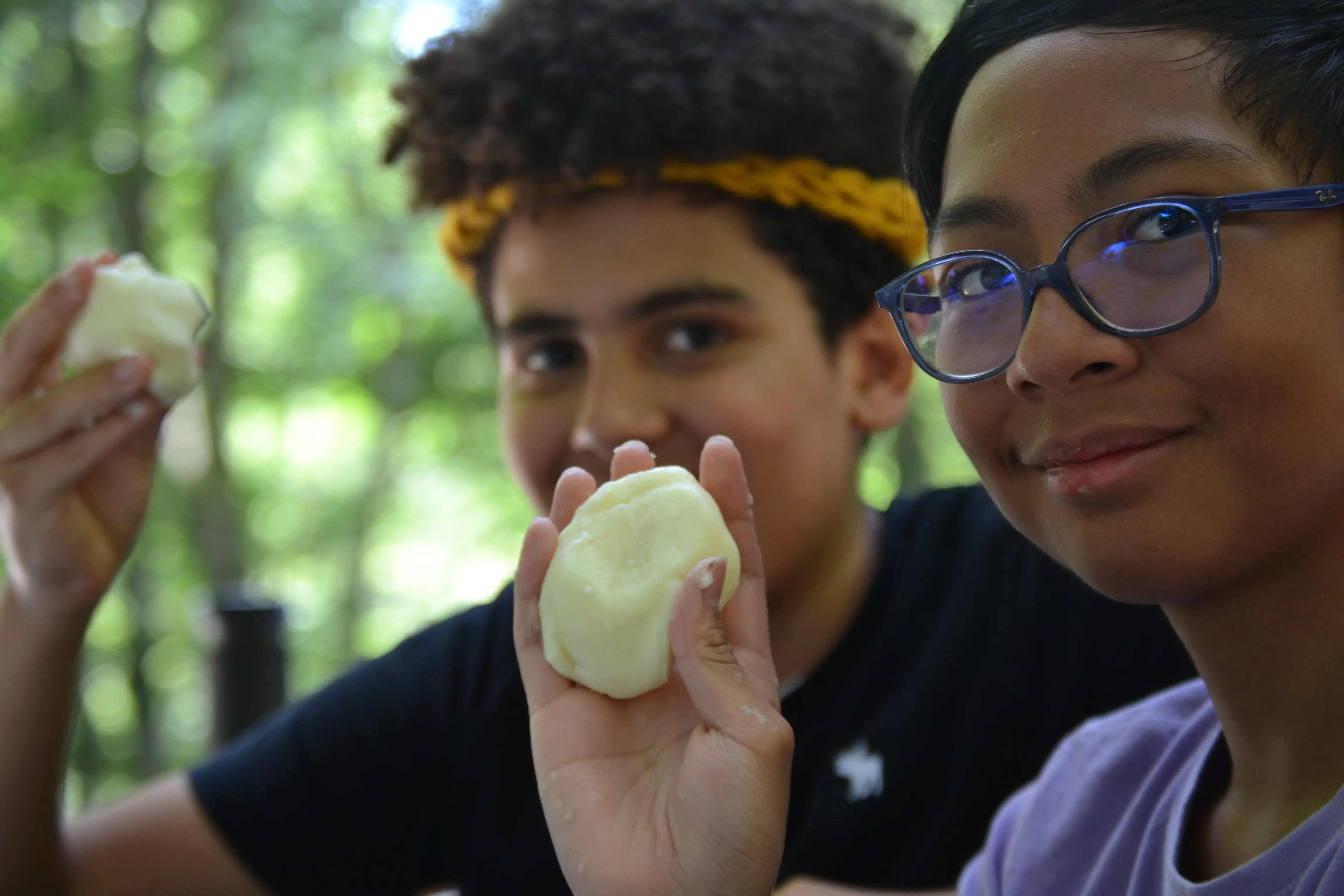 Andrea Modesti, istruttore di survival e bushcraft, esperto in campi avventura per ragazzi e corsi di sopravvivenza outdoor