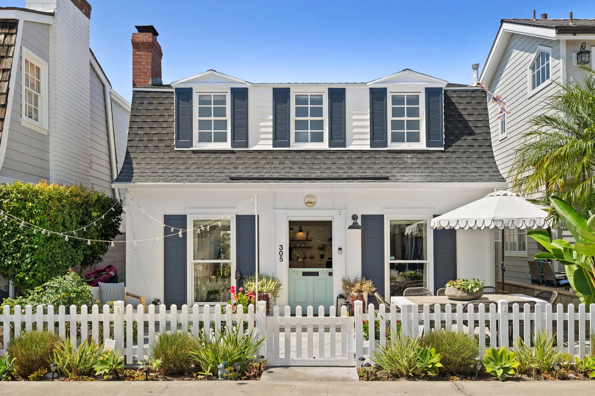 Beach Cottage Style Home in Newport Beach, California designed and built by ARCA Builders