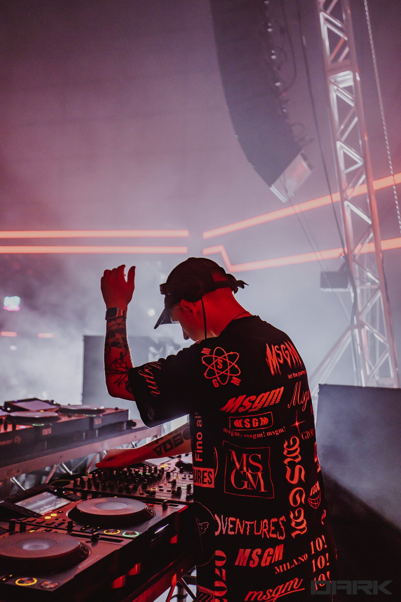 Klangkuenstler peforming at Dark Festival