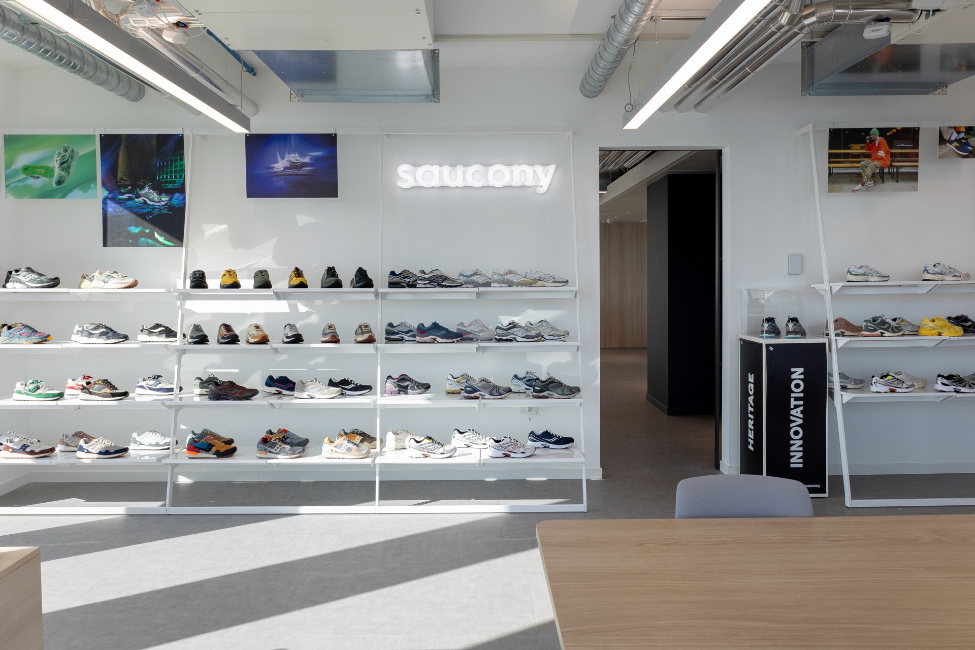 Saucony Showroom