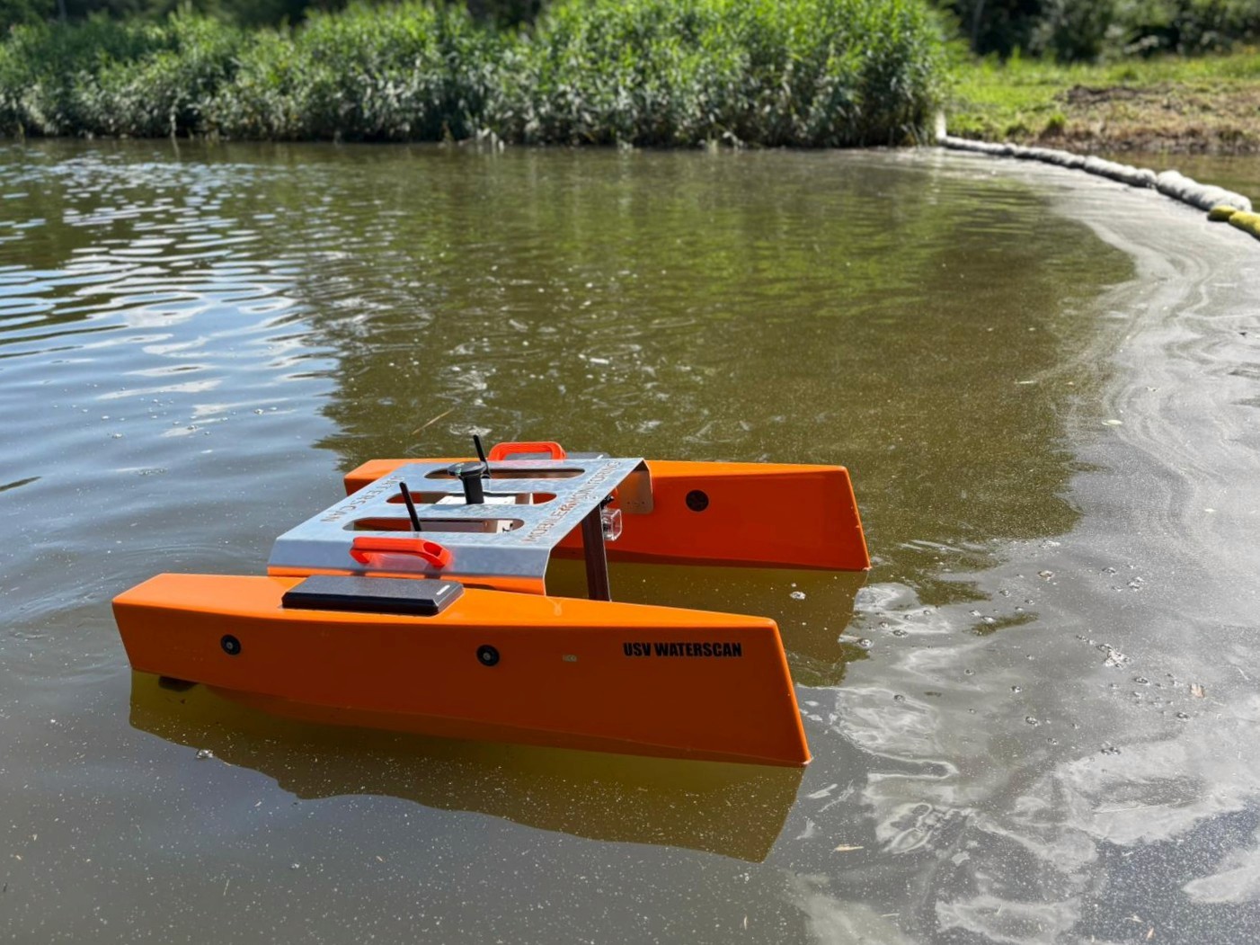 Dron USV WaterScan podczas pomiaru