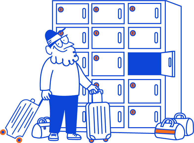 Ferdinand qui range ses bagages dans les casiers de Nomade Station