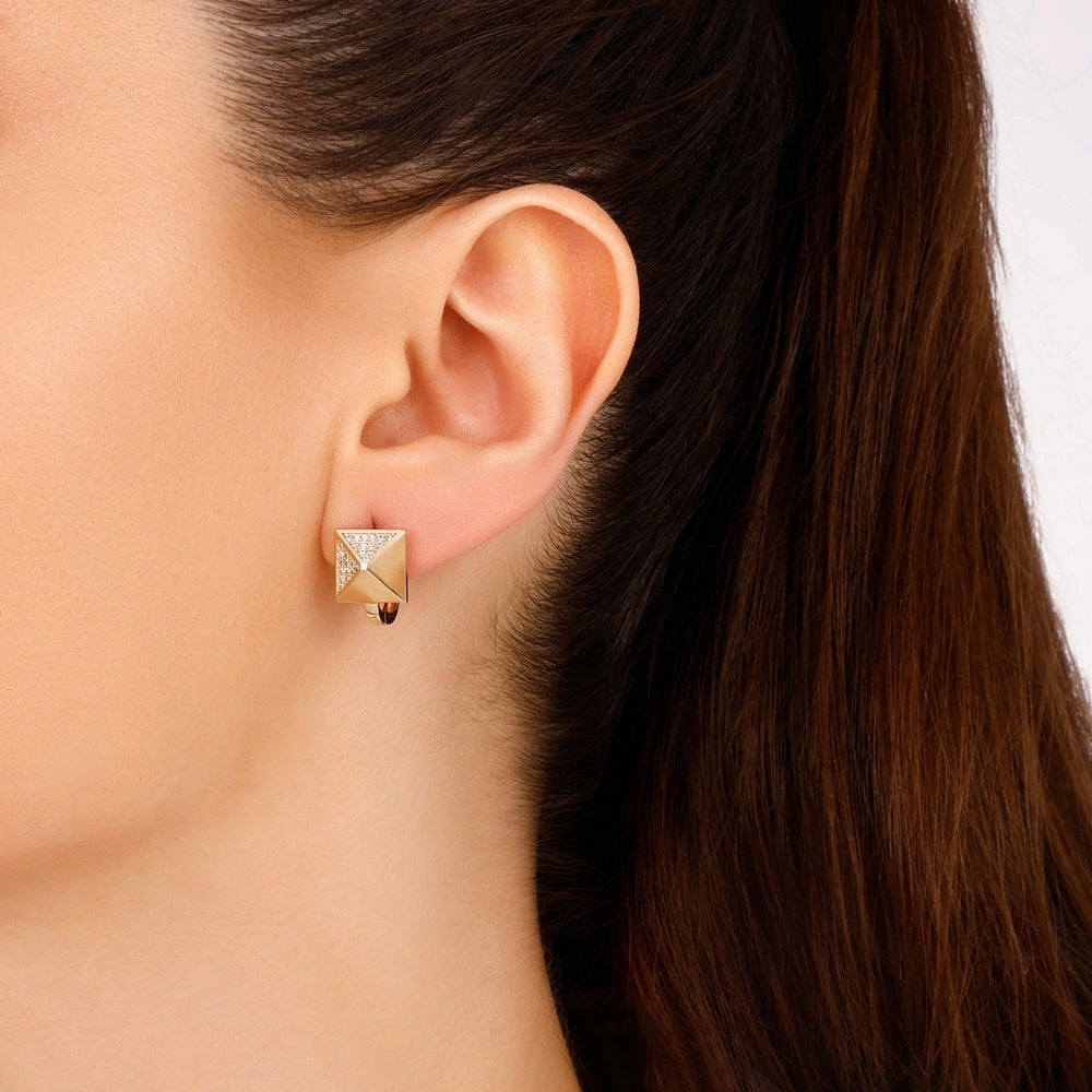 Assos Pırlanta Taşlı Tasarım 14 Ayar Sarı Altın Şık Küpe