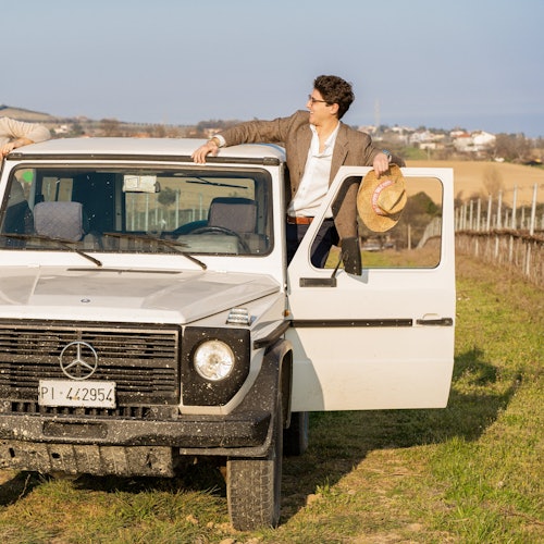 רגעים מאושרים של הרפתקאות בג'יפ