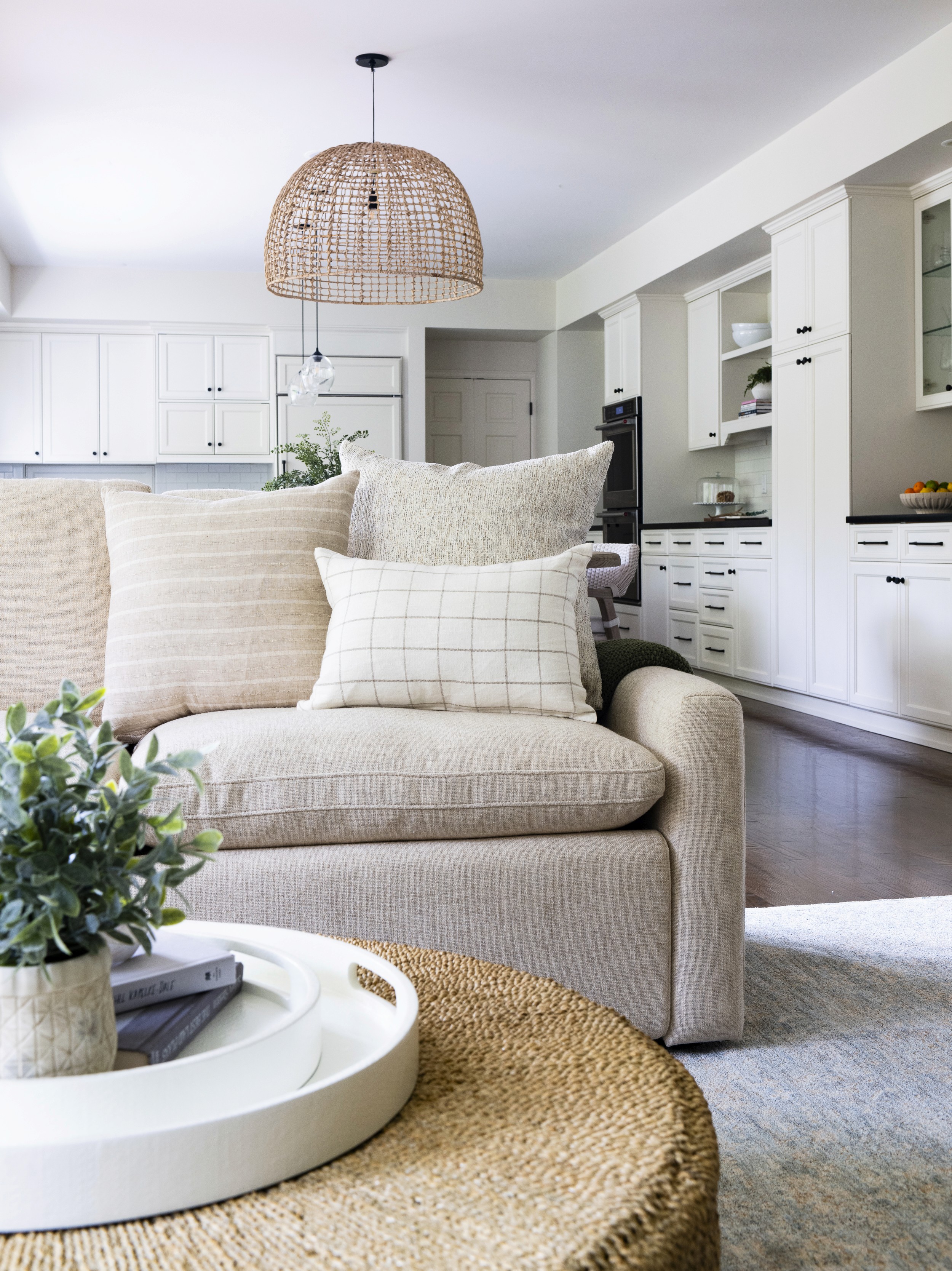 We’re so excited to share details from The Medina House: Family Room –– one of our favorite interior design + professional organizing projects in Medina, WA.