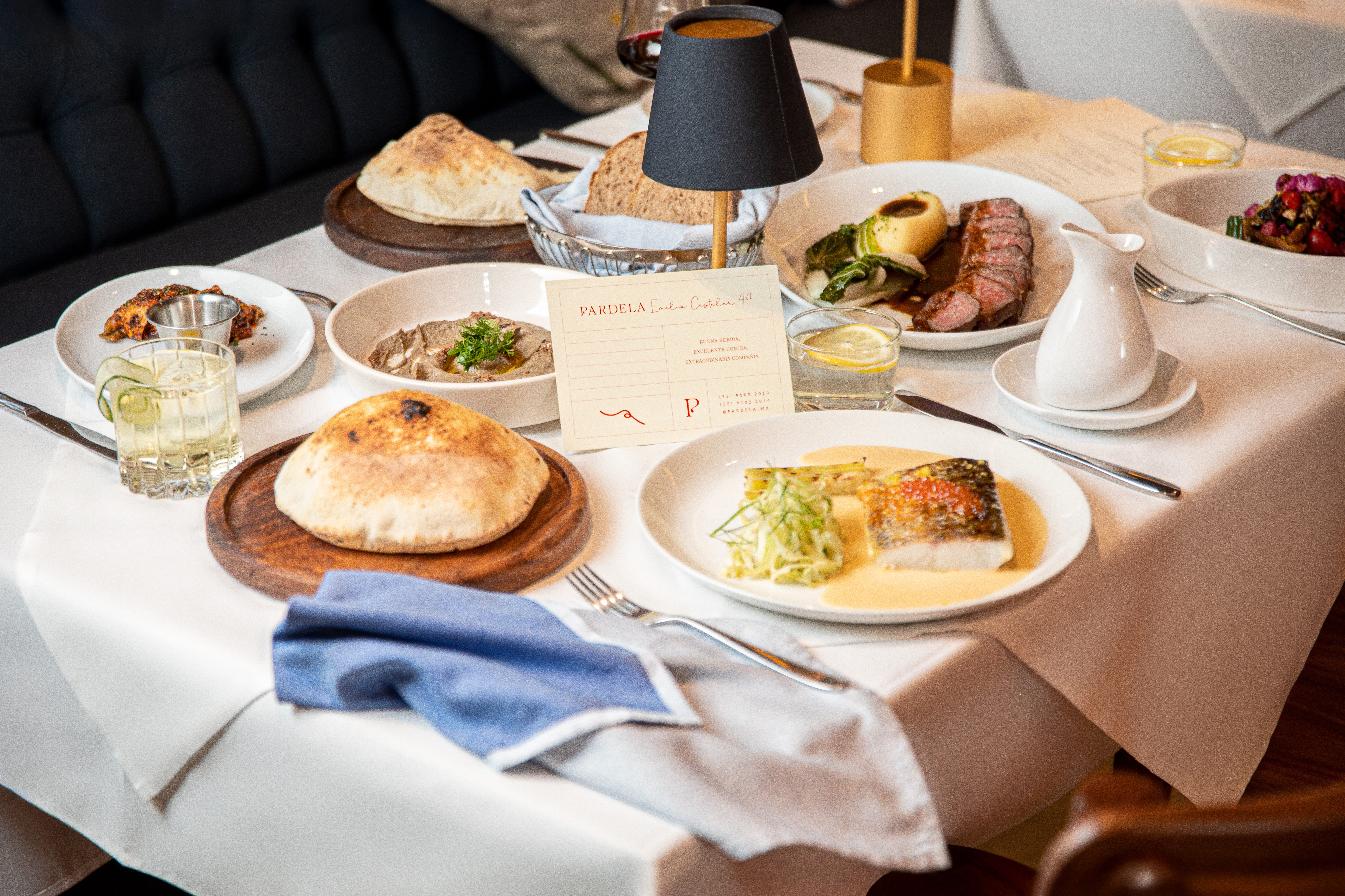 Pardela restaurant table spread