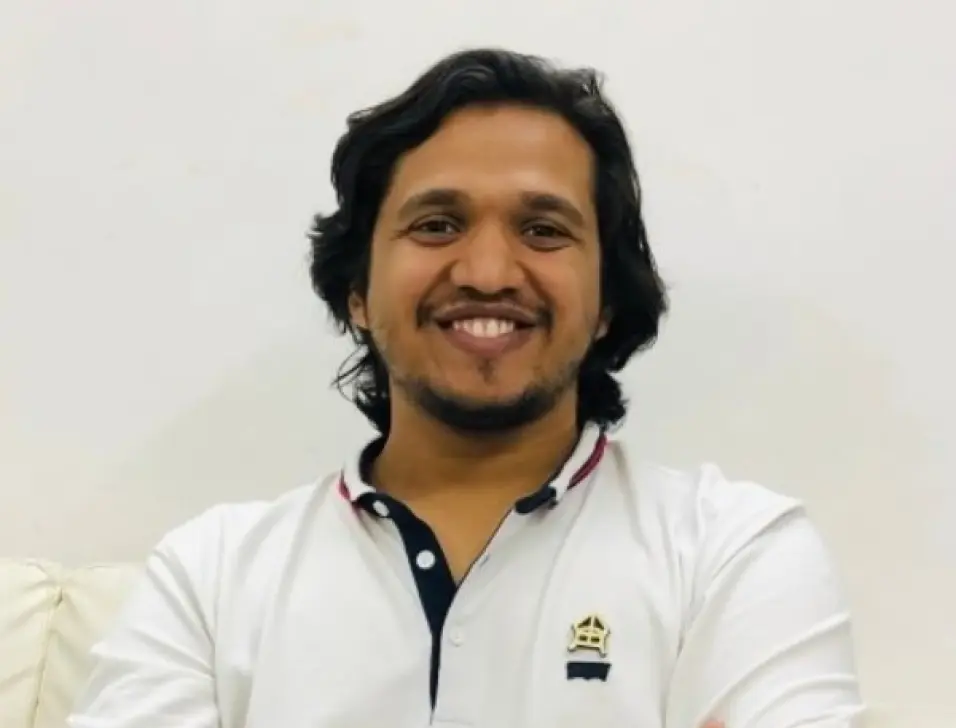 Testimonial from Saurabh Pacheriwal, Co-Founder of Gemius, appreciating Tapan for giving their brand a subtle yet powerful visual voice that aligns with their vision.