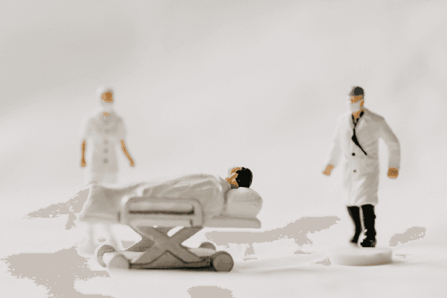 A patient guide explaining the three types of contrast reactions (mild, moderate, and severe) during medical imaging and instructions on how to respond, including notifying staff, seeking medical attention, and post-procedure care.