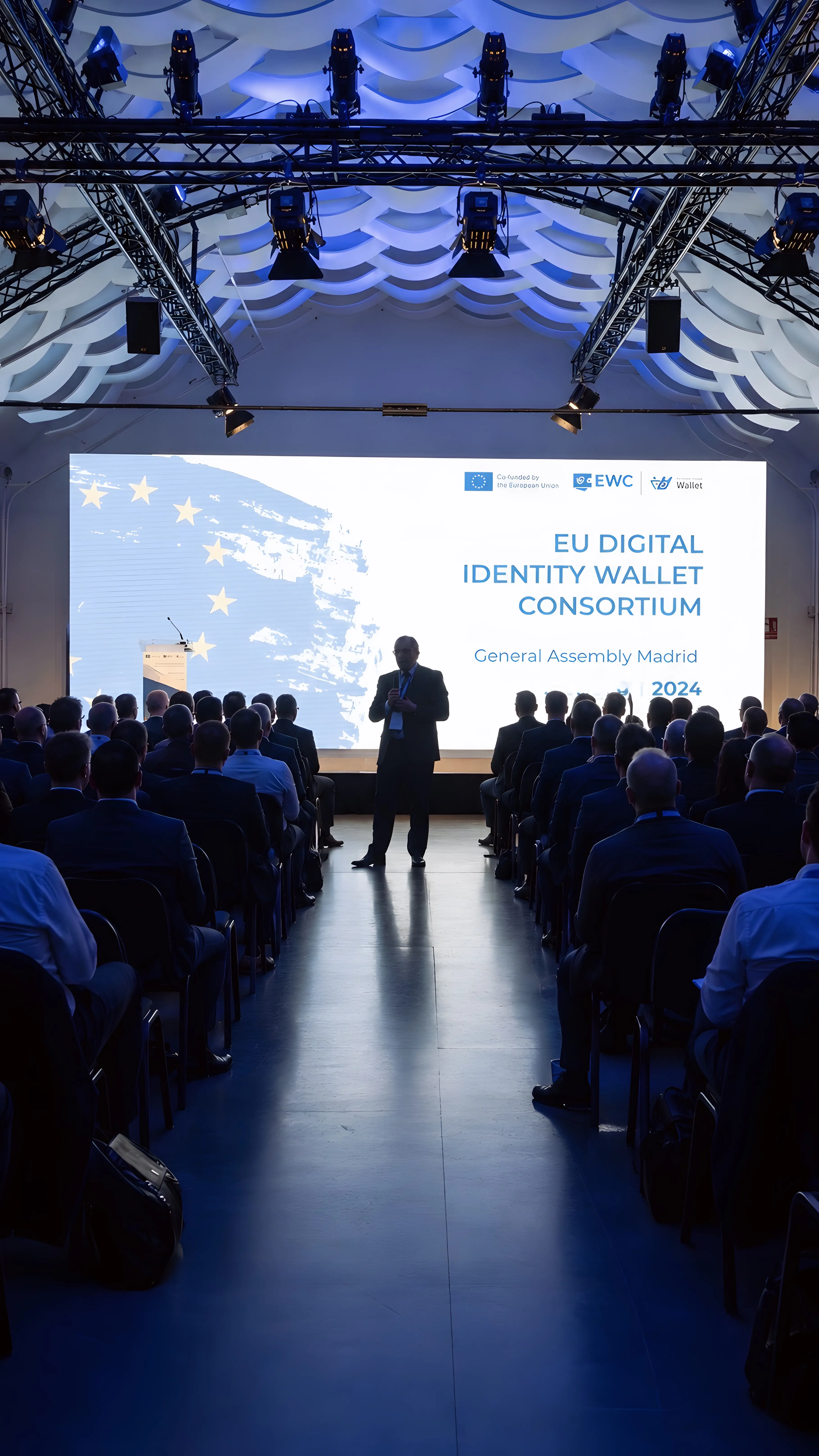 Ponente durante una conferencia europea sobre la EU Digital Wallet en EWC