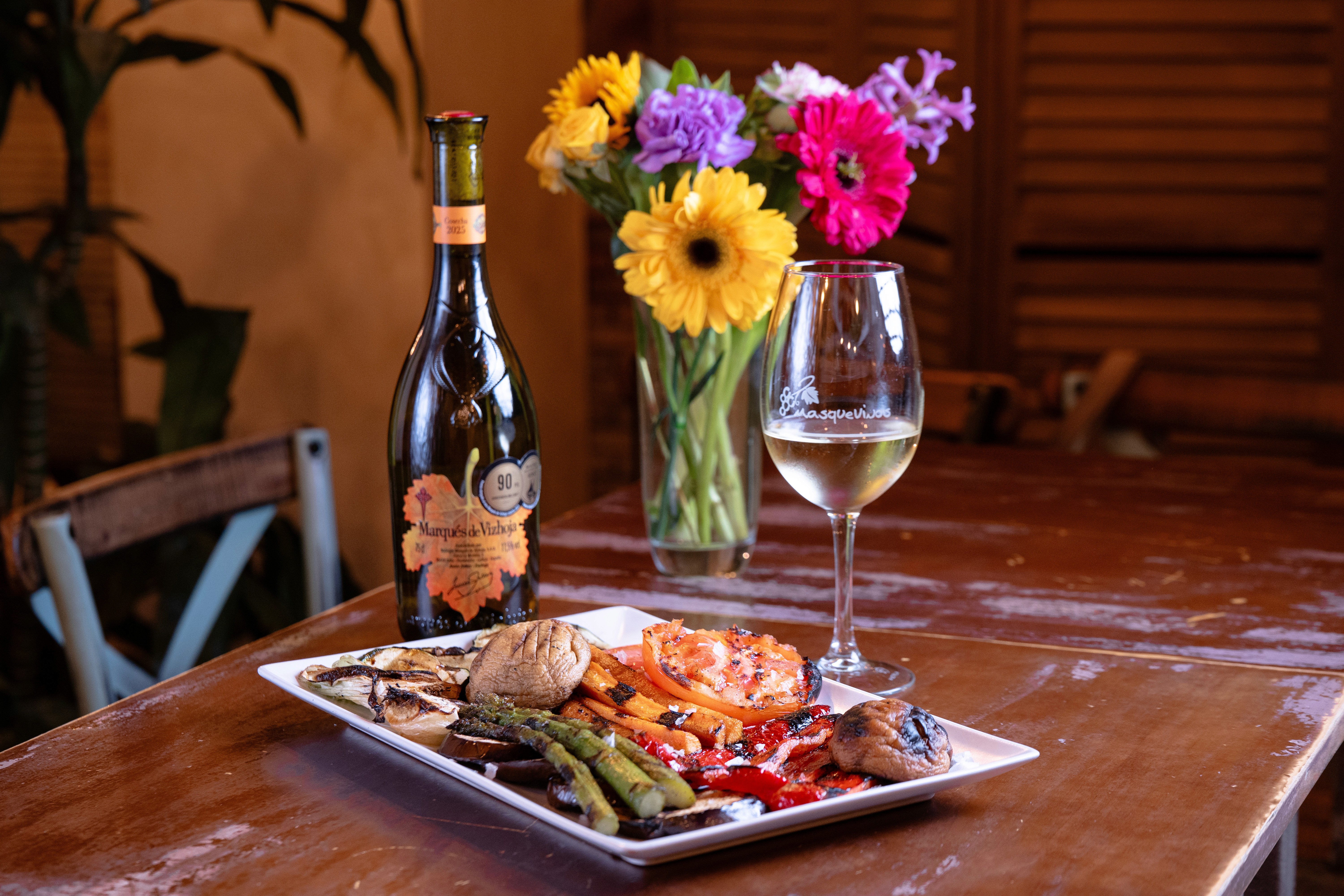 a lover is eating together