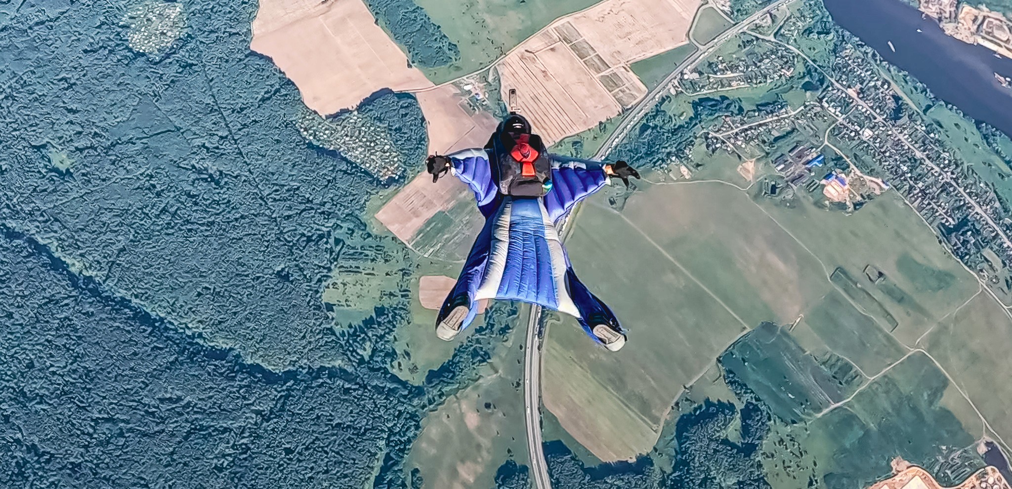 AFF student with two instructors in freefall
