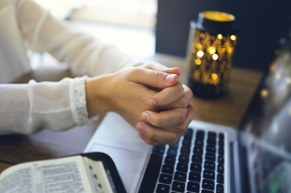 Church service online