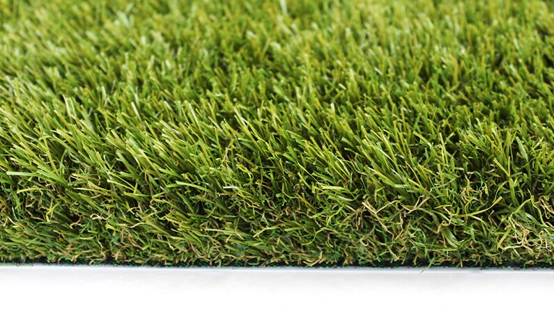 This is a slightly more distant view of Majestic 70 synthetic turf by AGL Grass North, which shows how natural it looks.