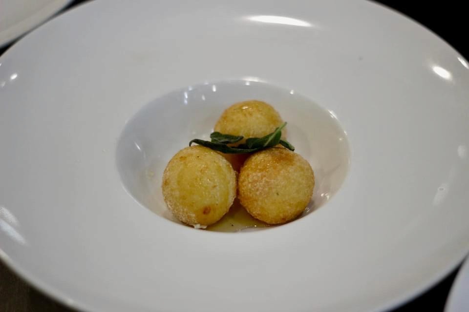 Fried Goatcheese Balls with trullfe honey