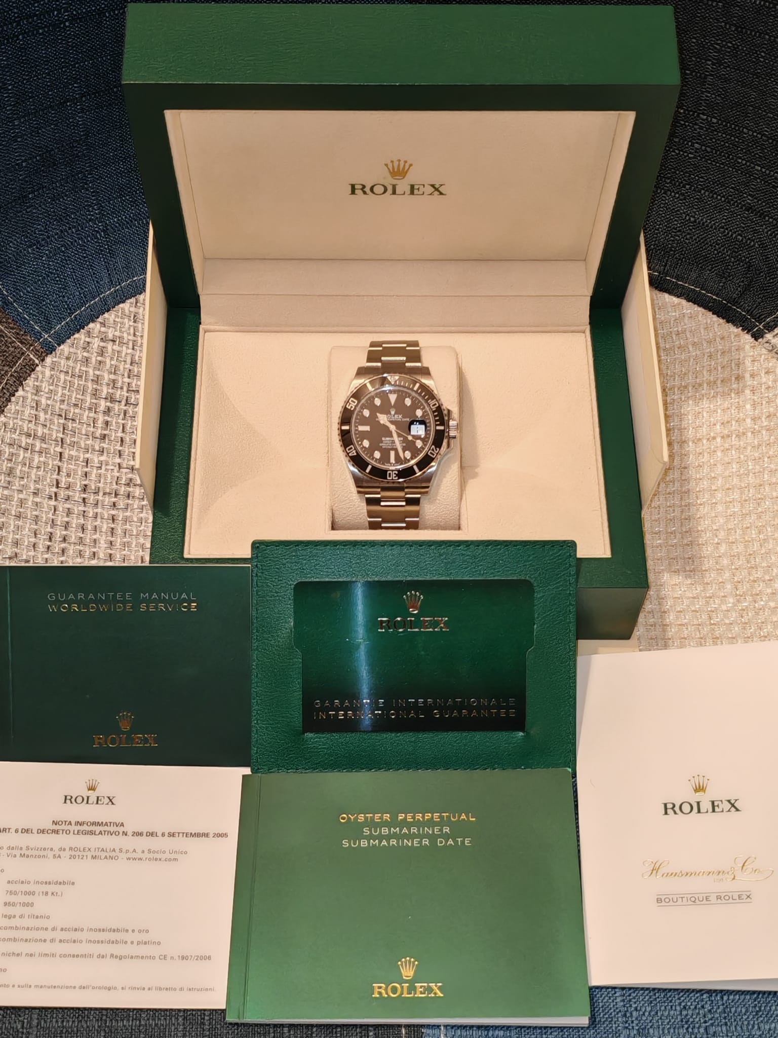 Submariner Date, Oyster, 41 mm, oro giallo, Quadrante : Nero, Rolex