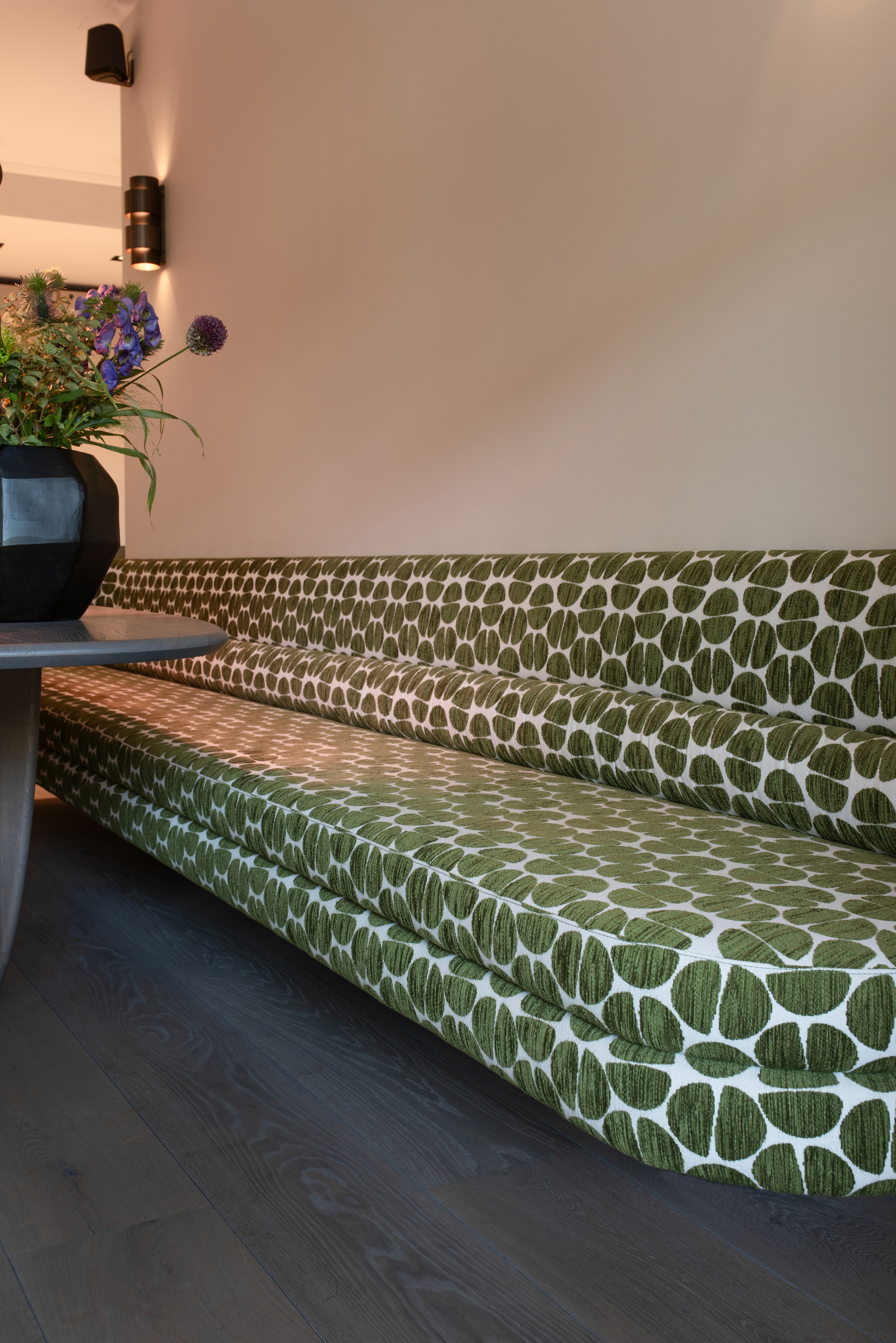 be. INTERIOR STUDIO | GALERIE | Sitzbank