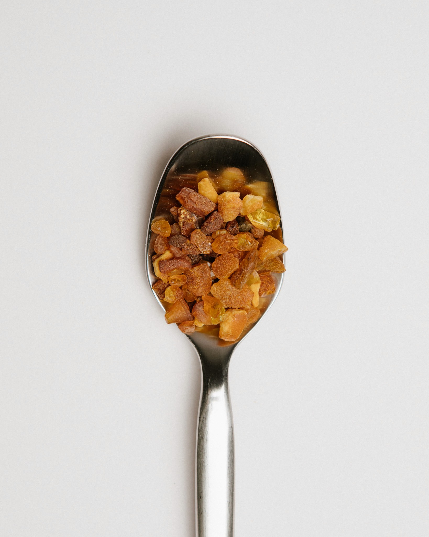 Vitamin K2 & D3 Granulat auf Löffel