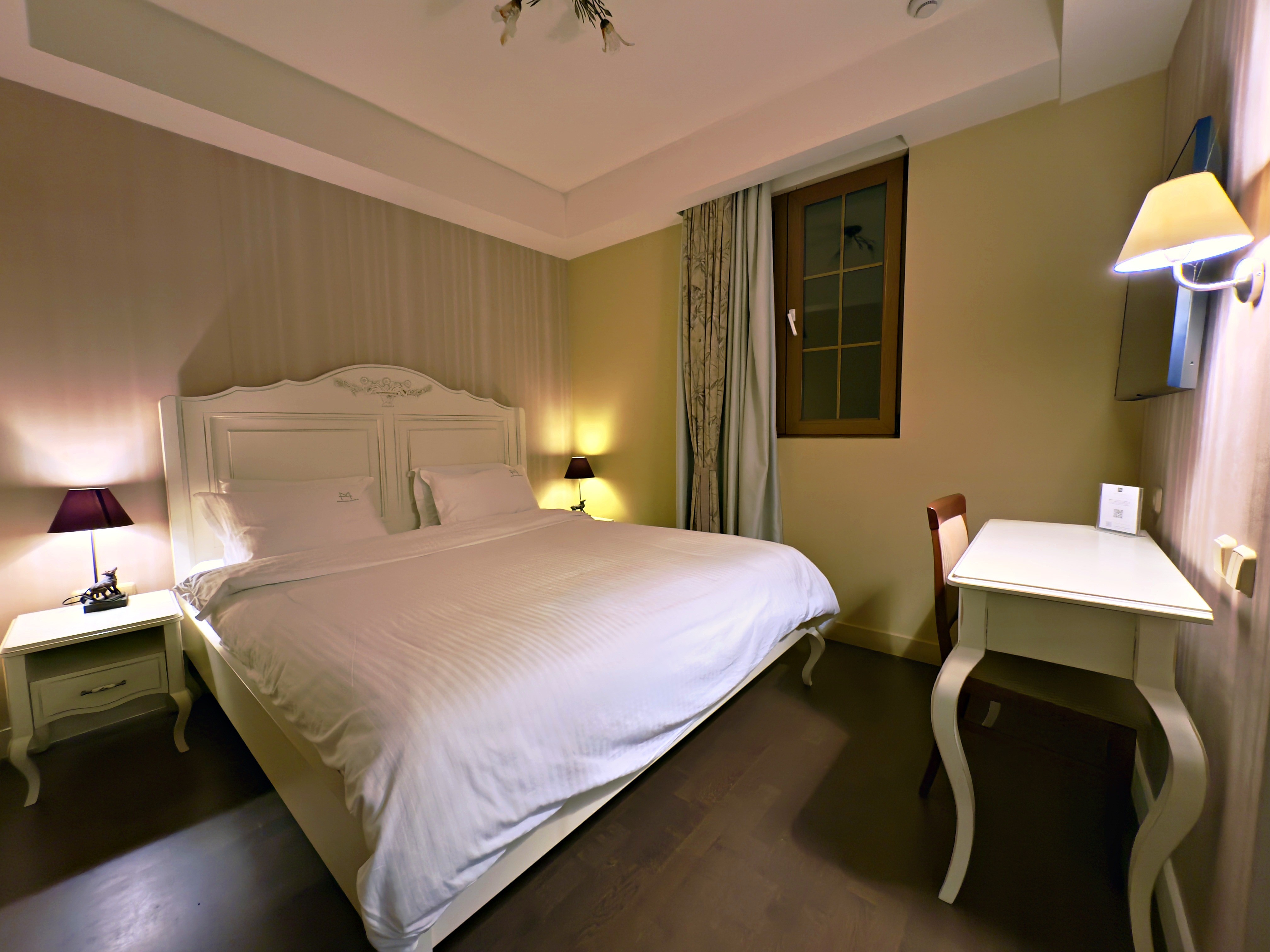 Room gallery image 2