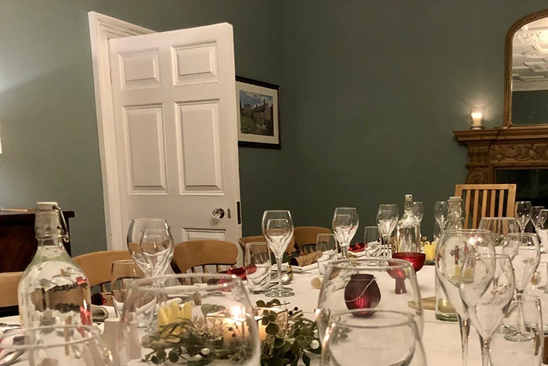 Hartingtons Heritage Tours hotel, Darley House, relaxing dining room