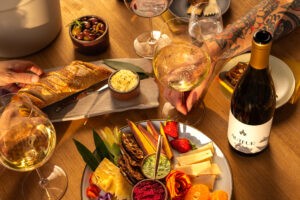 Auteur Sonoma Coast Pinot Noir and Charonndy