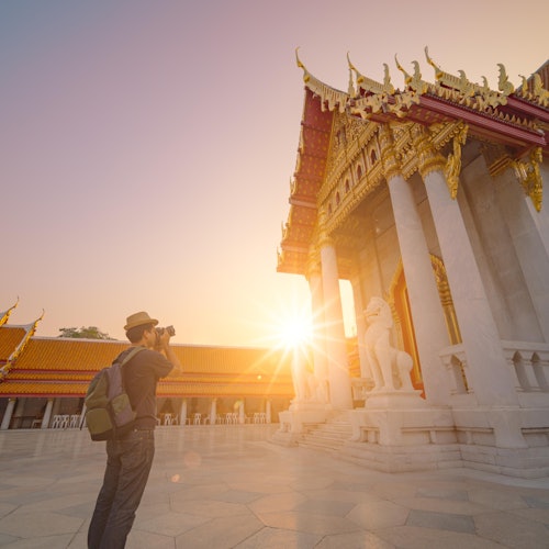 晨光中的大理石廟