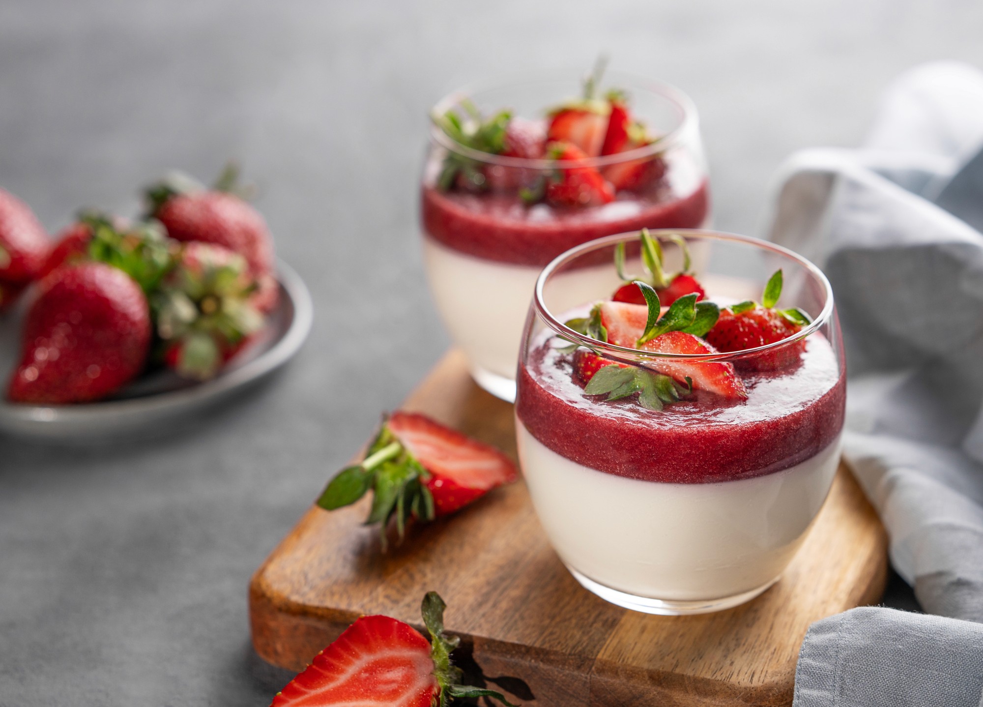 Shrimp ceviche with lime and toasted bread.