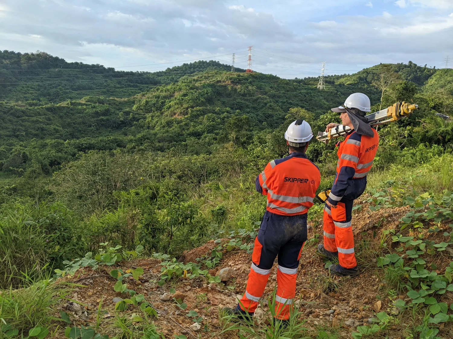 Skipper ndt Team on the field