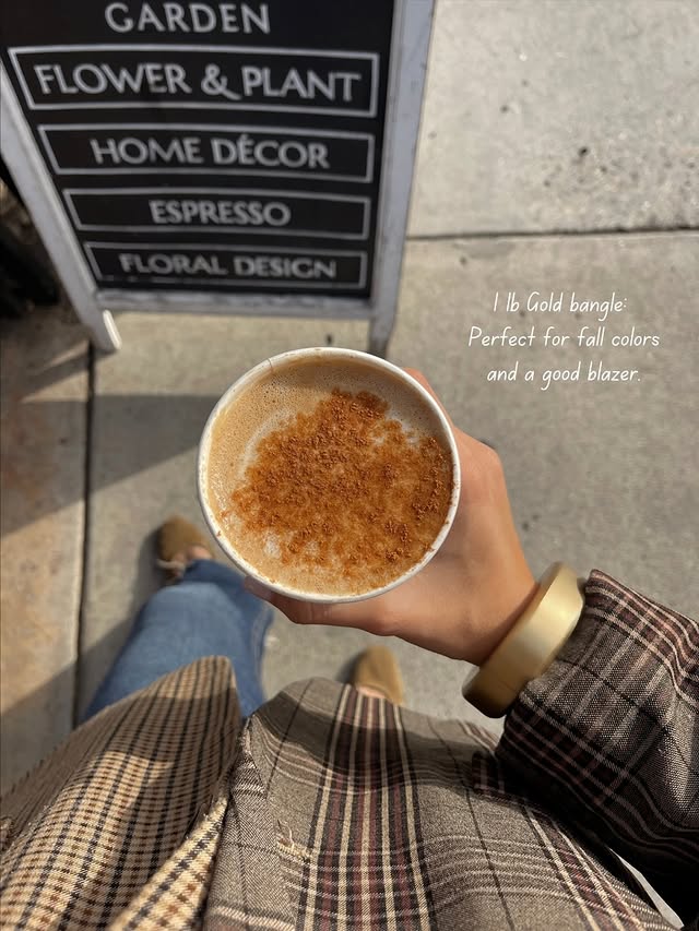 a couple of chairs sitting next to each other