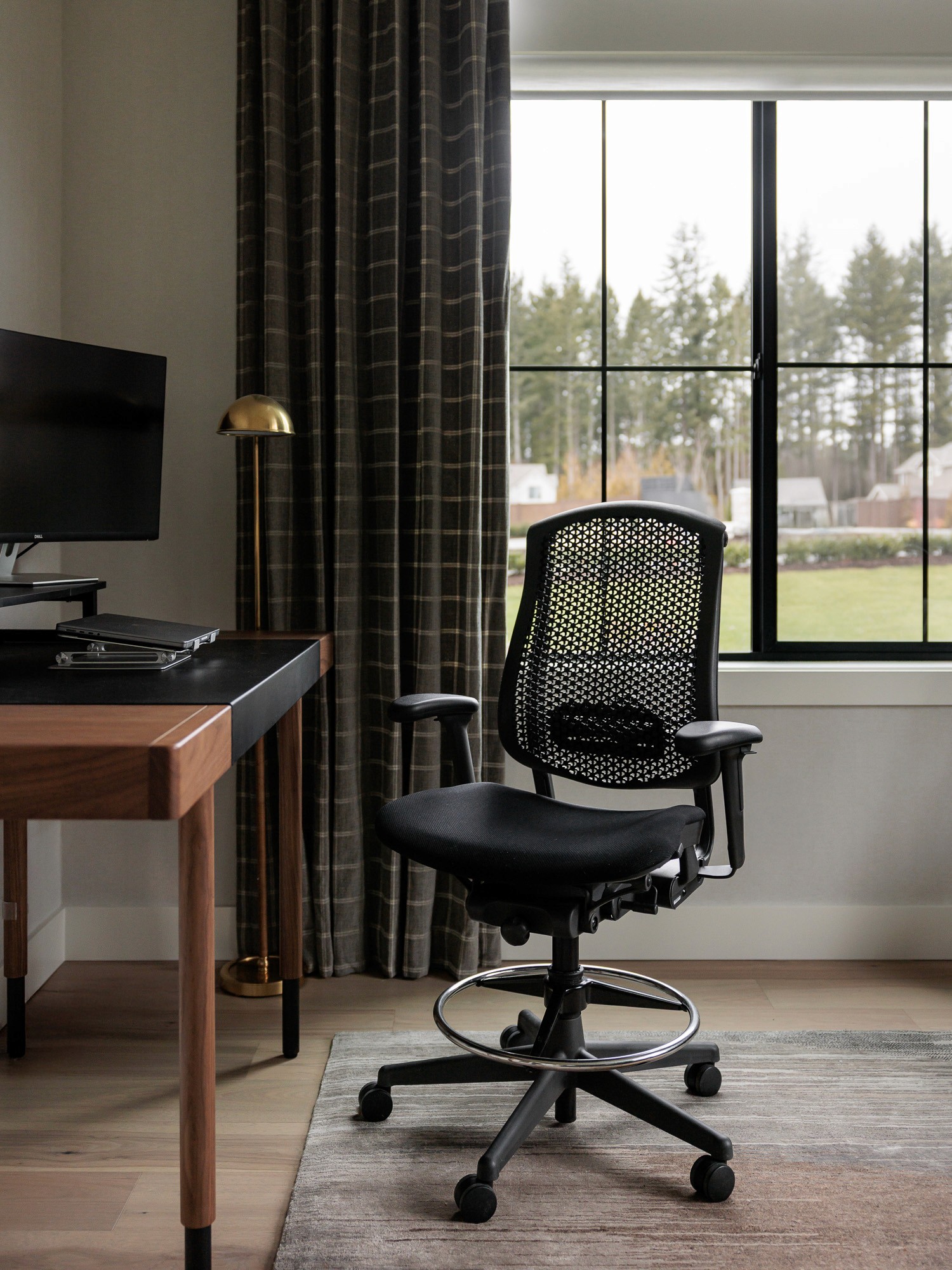 We’re so excited to share details from The Woodinville House: His Office –– one of our favorite interior design + professional organizing projects in Woodinville, WA.