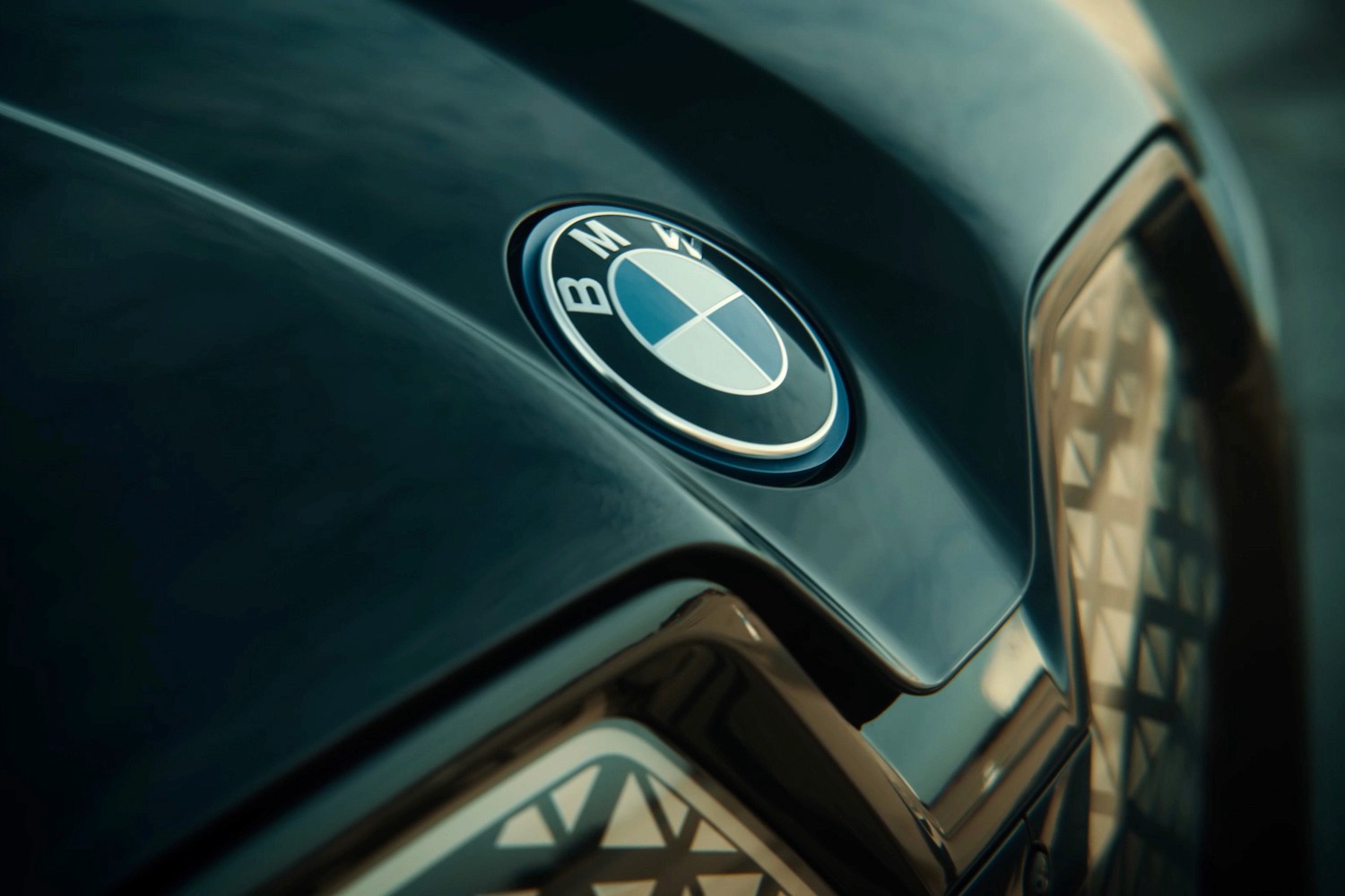 bmw test track, bmw racing car in front with 2 golfers, bmw golfsport in munich