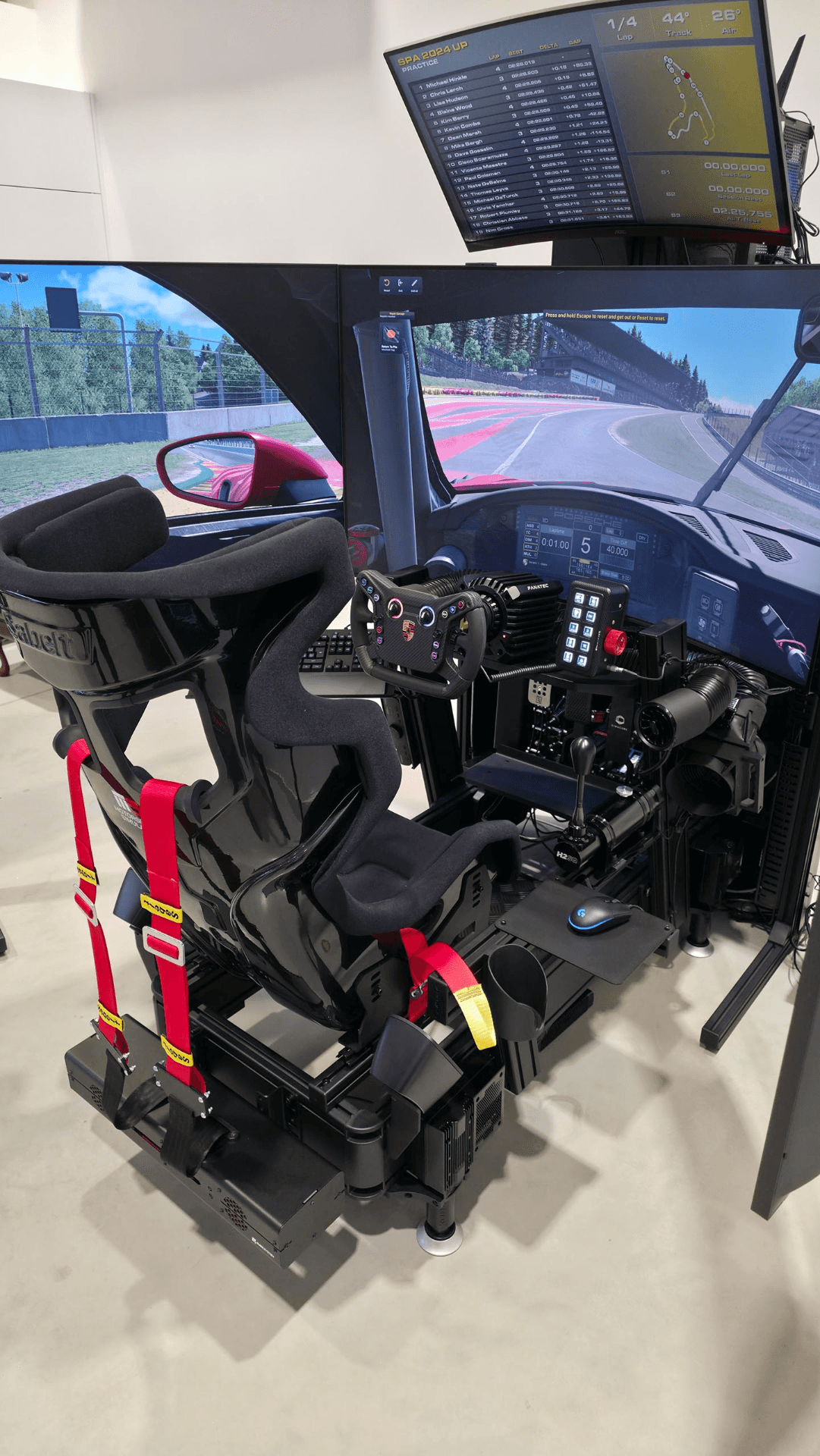 Racing simulator rig