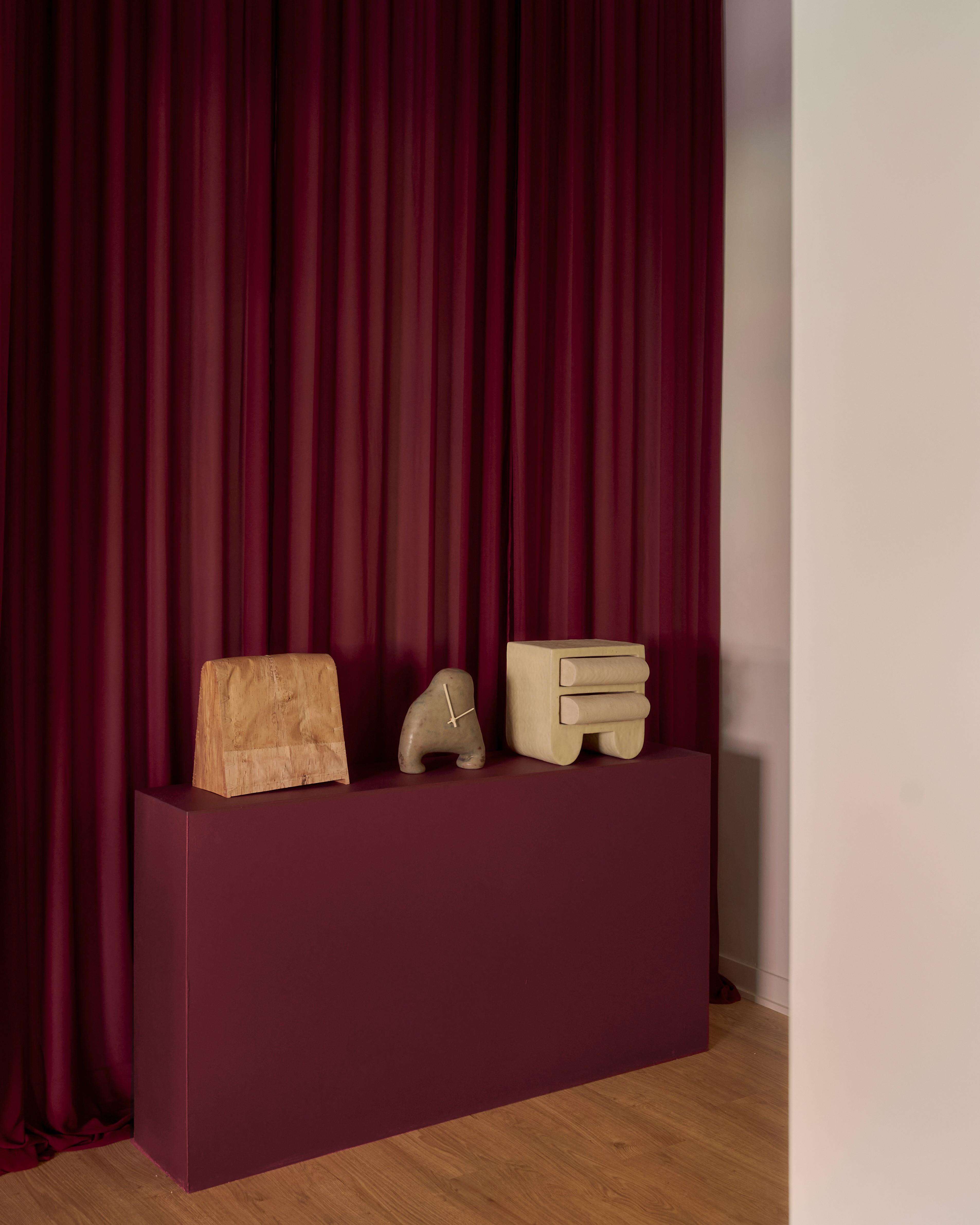 glass-object-detail-at-gathered-exhibition-jiri-krejcirik-2