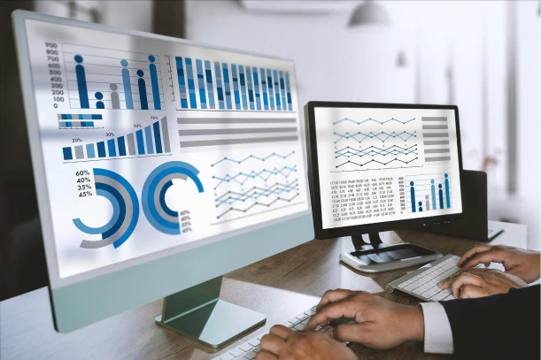 The image illustrates top financial analytics metrics that every business should track for growth.