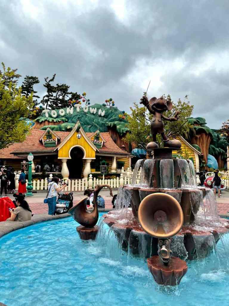 toon town, tokyo disneyland
