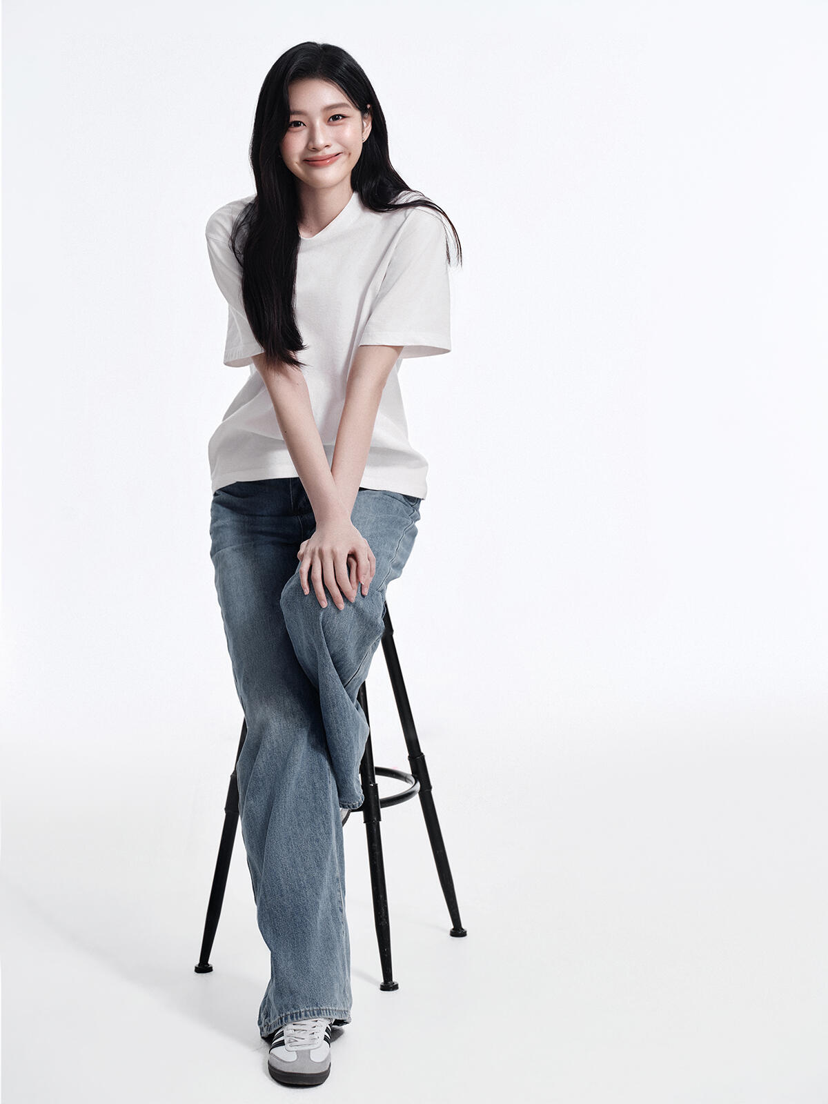 Full body Korean style portrait photography by Lefty Studio