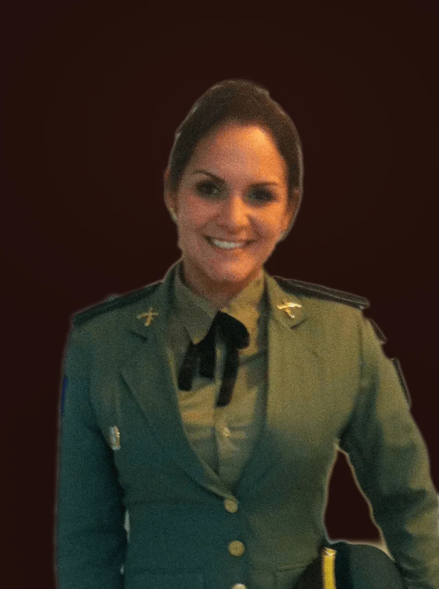 Ítala dos Anjos de farda, numa foto antiga