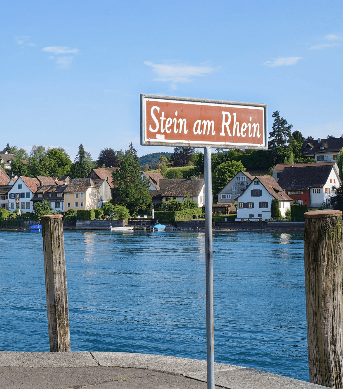 photography of dam during daytime