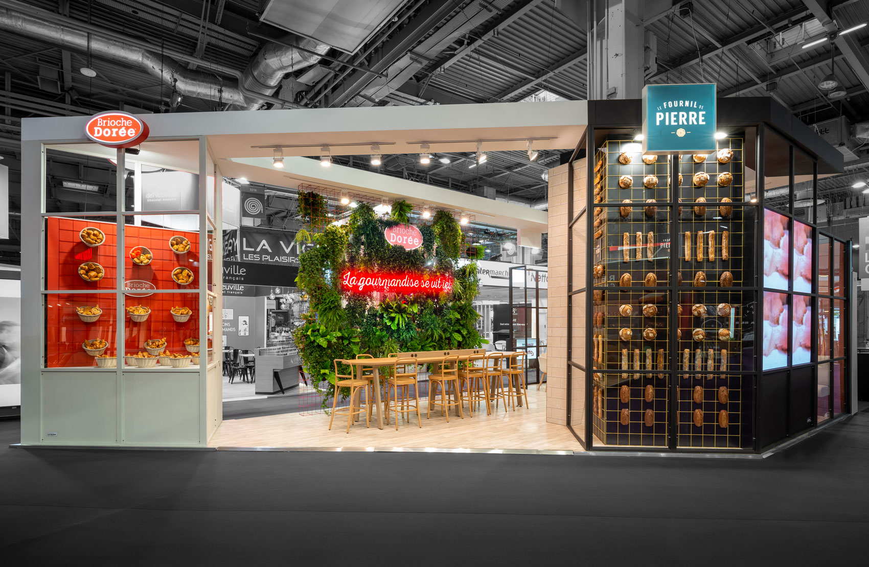 Brioche Dorée Stand