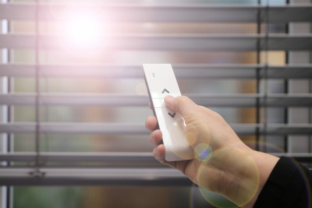 Automated window blinds controlled with remote control