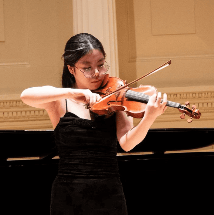 Pluckd Studio student Erica Liu performing at Carnegie Hall after winning the American Protégé competition
