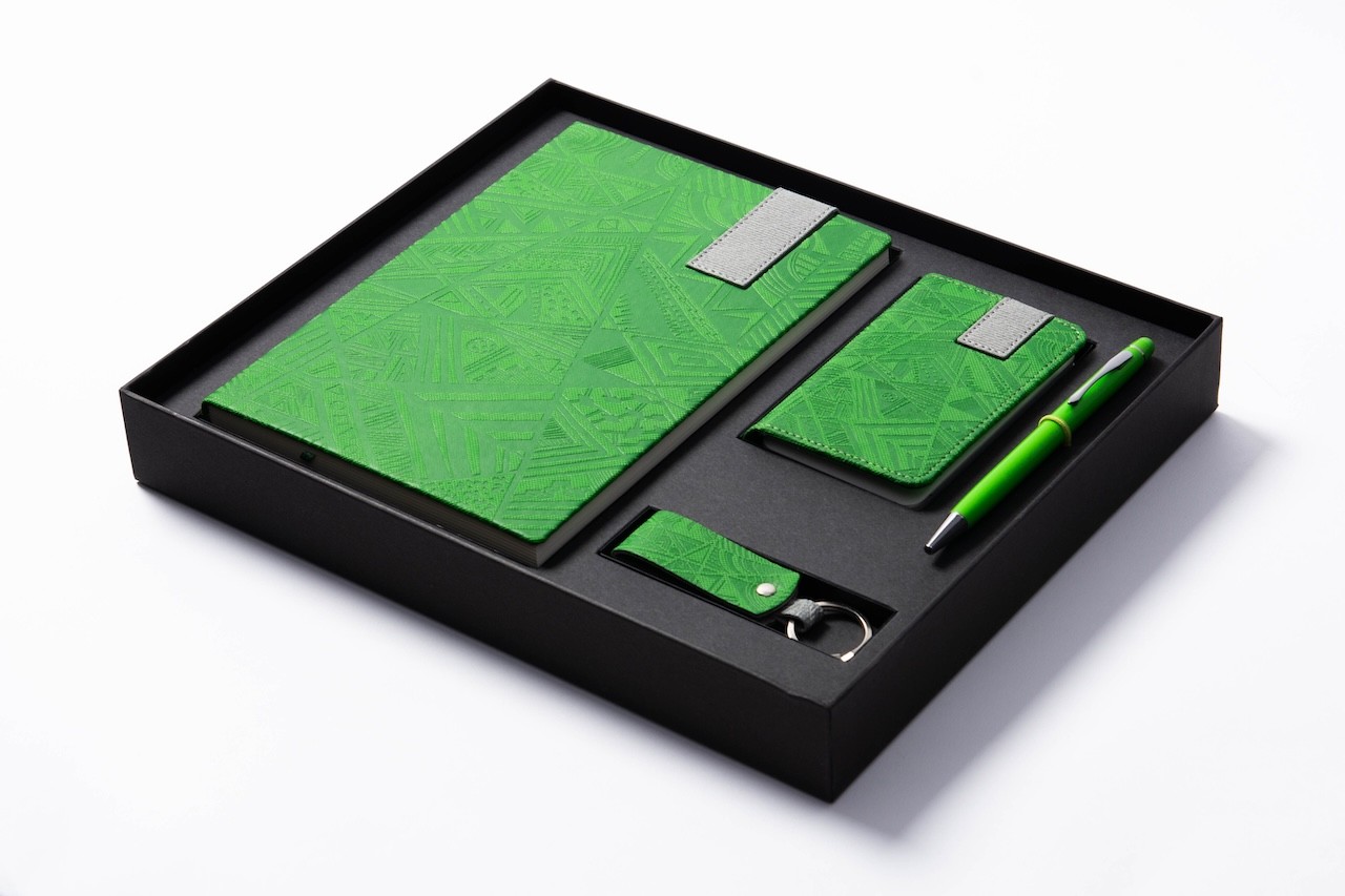 Custom branded cardboard gift box executive set