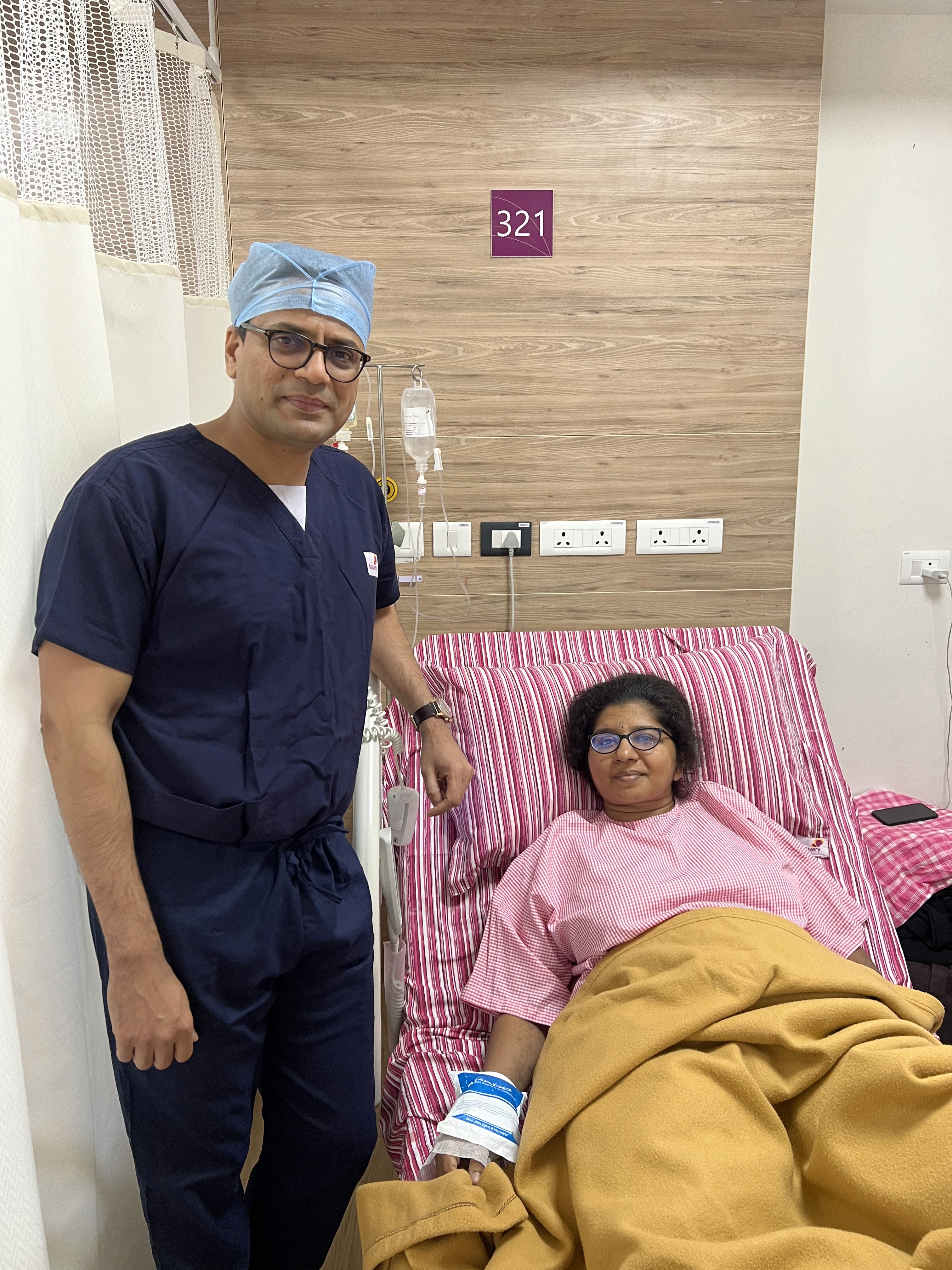 Corporate executive testimonial praising quick recovery from minimally invasive knee surgery.