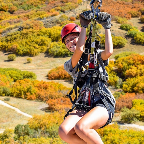 极限滑索与探险