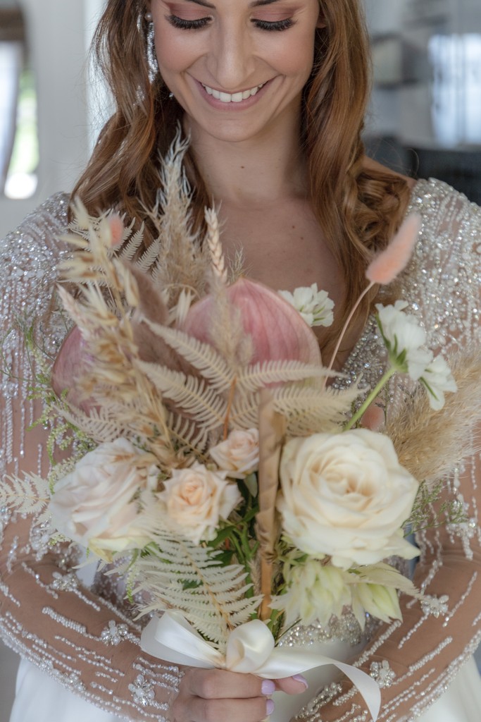 Album photo de luxe — French wedding photographer Paris — luxury wedding book France — Maison Elion — relique photographique rare — fragment intemporel — rituel artistique — photographe mariage haut de gamme — Seine-et-Marne 77 — album mariage bespoke sur mesure — timeless photography France — image symbolique — luxury French wedding photography