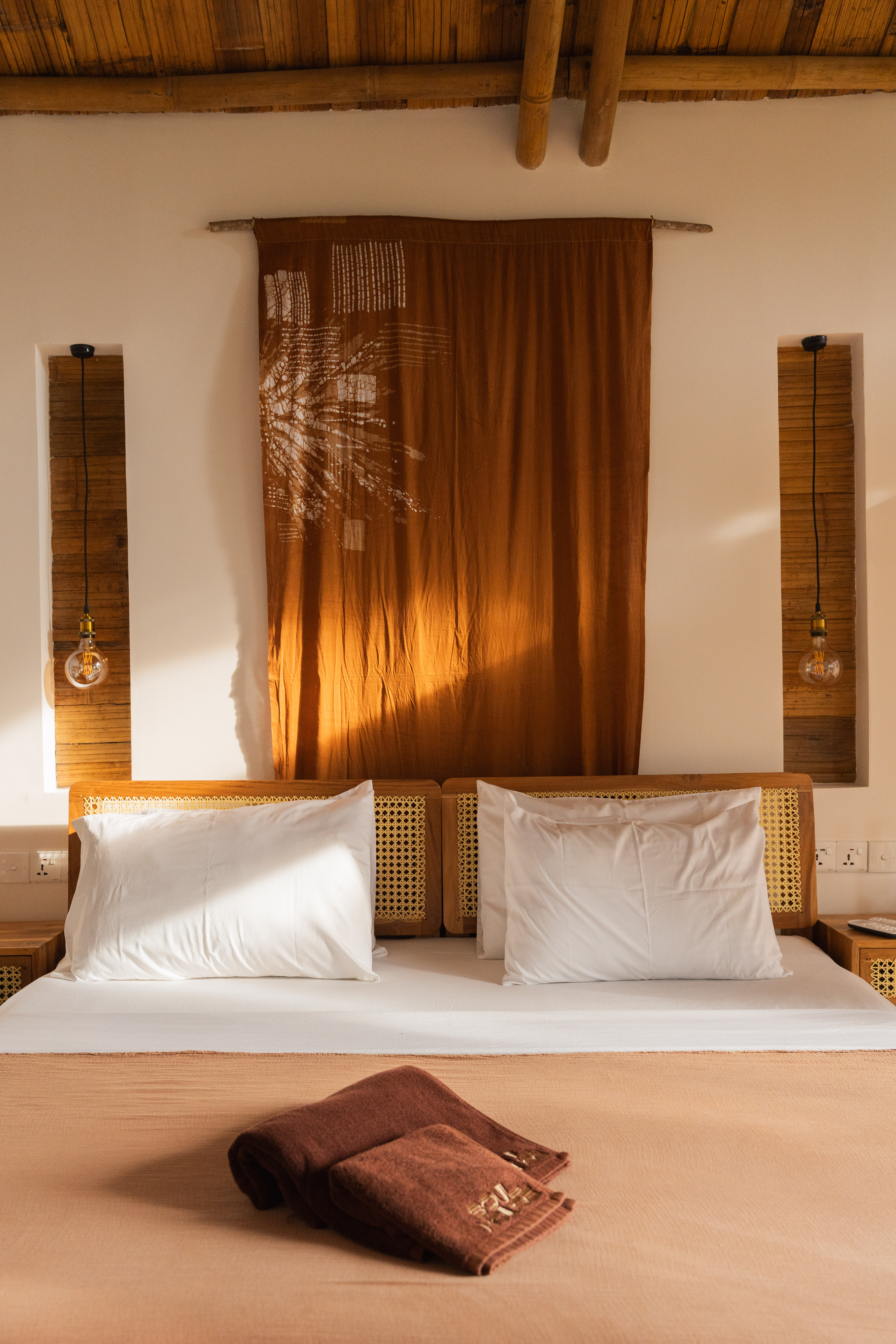 Cook carrying a basket on the way to the kitchen