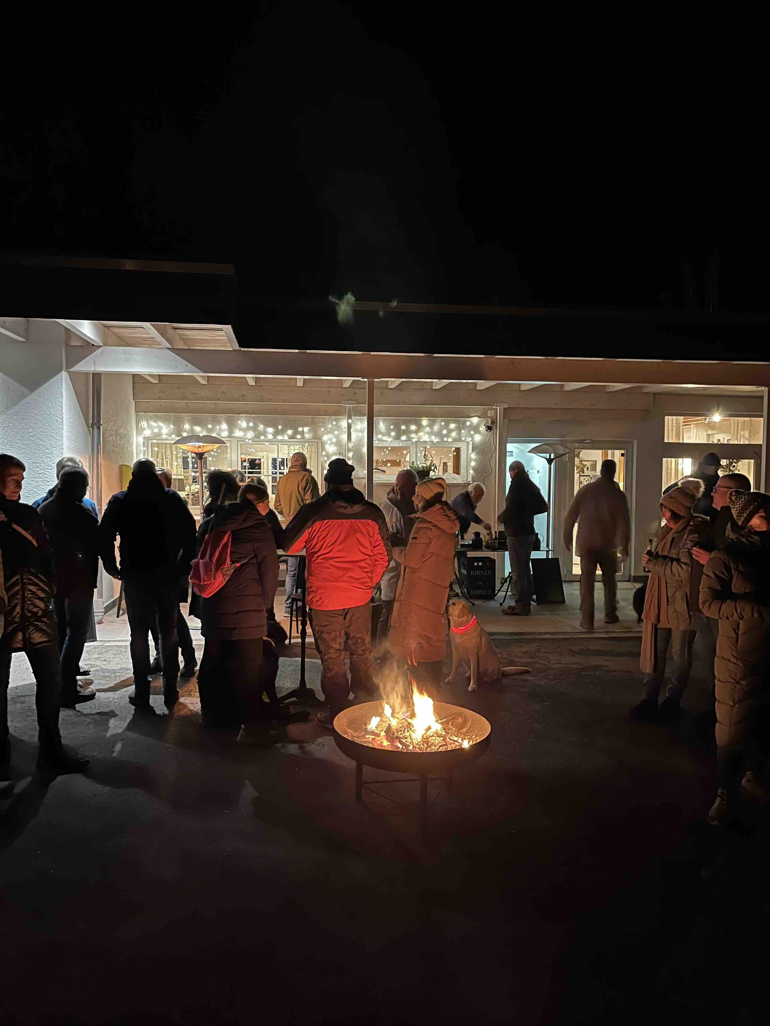 Gemütliches beisammen sein am Feuern